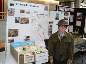Eric Vincelli-Gregory standing in front of his display. ©2006 Steve Gregory